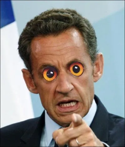 Avoir des yeux ronds et fixes ... .