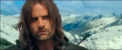 Quel personnage, aussi nomm Grand-Pas, deviendra roi du Gondor  la fin du dernier film ?