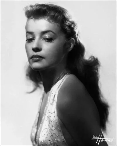 Ascenseur pour Jules et Nikita, voici ... . .