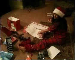 Dans quel pisode Elena rencontre-t-elle Esther ?