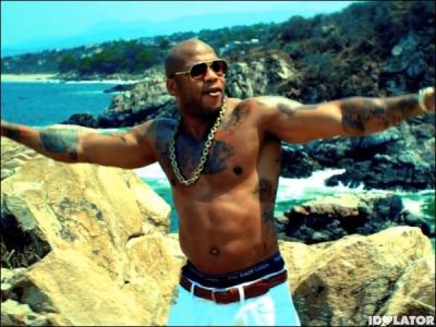 Compltez les paroles de  Whistle  de Flo Rida :  Can you blow my whistle baby...  