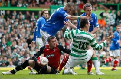 Jusqu'au terme de la saison 2011-2012, deux clubs se disputaient le championnat cossais. Mais depuis la relgation des Rangers, un club occupe la tte du championnat sans rival. Quel est ce club ?