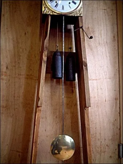 En horlogerie le pendule associ  un ressort et  un mcanisme de rgulation, permet de conserver le rythme tout en mesurant...