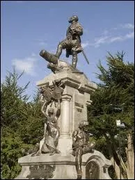 Enfin, achevons ce beau voyage le long de la Cordillre des Andes et posons nos bagages  Punta Arenas. O se situe cette ville fonde par Fernand de Magellan ?