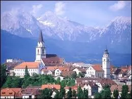 A prsent, direction les montagnes et, plus prcisment, Kranj. O est cette ville ?