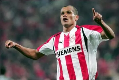 Quel tait le numro de Rivaldo lorsqu'il voluait  l' Olympiakos ?