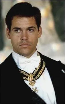 C'est une photographie du Prince Louis de Bourbon, banquier international, lequel est Prince hritier de quel pays ?