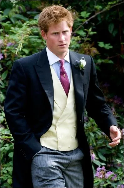 De ce Prince diablement charmant, apparemment, on peut dire qu'il l'est toujours ou encore. Si vous deveniez sa Princesse, qui serait votre belle-mre ?