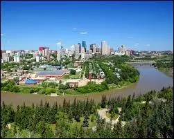 Plus au nord, voici Edmonton et son climat plus sec : o se trouve cette ville ?