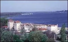 Vidin surplombe le Danube. Dans quel pays sommes-nous ?