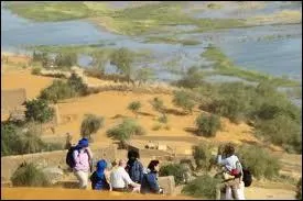 Faisons un dtour par le dsert.  quel tat appartient la ville de Gao ?