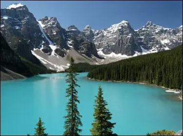 Le parc national de Banff, d'une superficie de 6 641 km2 est situ dans les montagnes rocheuses...