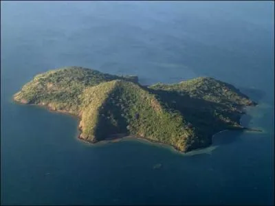 Pt de maisons que l'on sert entour d'eau :