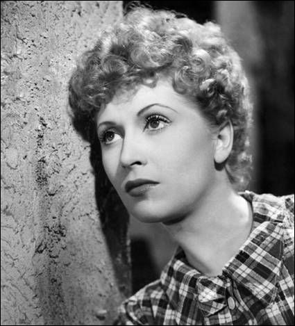 Née en 1914 et décédée en 1978 à Paris. Elle commença sa carrière d'actrice à 5 ans tout en suivant une formation de petit rat à l'opéra de Paris. Elle fut la compagne de Pagnol.