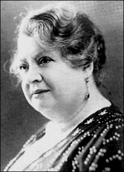 Née à Bordeaux en 1874, décédée en 1949 à Marseille. L'essentiel de sa carrière se déroula au music-hall. Elle reste célèbre pour son rôle d'Honorine, la mère de Fanny.