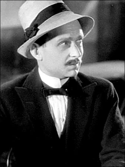 N en 1906  Rennes, dcd en 1982  Nanterre. Il a jou dans beaucoup de films et au thtre. Il reste clbre pour son rle du lyonnais M. Brun dans la trilogie.