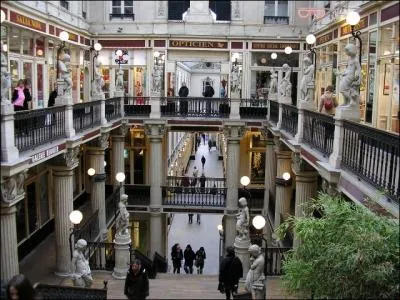Sortons un peu de Paris. Dans quelle ville trouverez-vous le passage Pommeraye ?