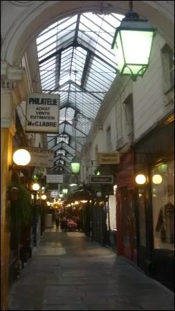 Encore une enfilade de trois passages, le premier est le plus ancien.