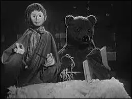 Comment s'appellent les enfants que Gros Ours va voir tous les soirs ?