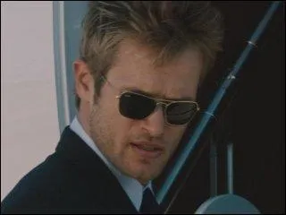 Qui interprte-t-il dans  2012  ?