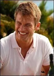 Qui interprte-t-il dans  Sexy  tout prix !   ?