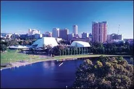  Adlade, nous accostons sur un autre continent. Dans quel pays plus prcisment ?