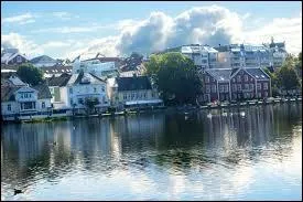 La troisime localit se nomme Stavanger. O se situe ce port ?