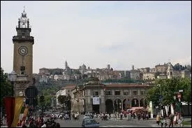 Nous arpentons les rues de Bergame. Mais o se situe cette ville ?