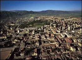 Tizi Ouzou est une localit du Maghreb, mais de quel pays plus exactement ?