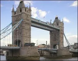 Quel club de Premiere League n'est pas reli  la ville de Londres ?