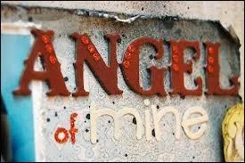 Qui chante  Angel Of Mine  ?