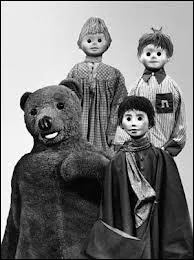 Il planche sur un projet : un musicien qui s'appellera le marchand de sable et un Gros Ours qui descendra d'un nuage pour voir deux enfants. De quoi s'est-il inspir pour faire le marchand de sable ?