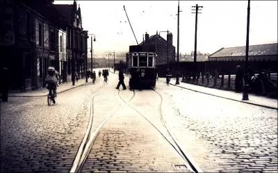 Un raid de camions dans ce XXIme sicle barbare mais nanmoins technologique, dont le rle titre est interprt par une lgende du rock franaise, ah que coucou !