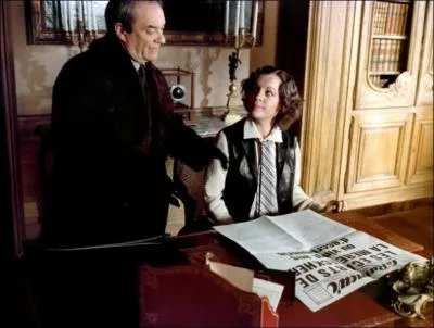 En 1980, il est Duvernet avec Marie-France Pisier et Claude Brasseur dans ce film ... .