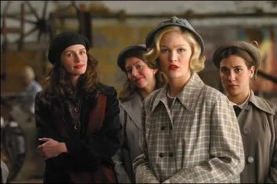 Elle est Katherine Ann Watson dans ce film sorti en 2003 ... .