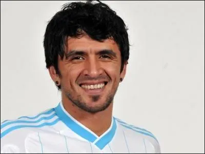 Avant de rejoindre le  FC Porto  en 2005, dans quel club manque de jouer  Lucho Gonzalez  ?