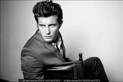 Qui interprte son ex-petite amie dans  Scream 4  ?