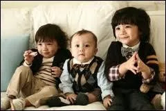 En 2010 elles font  Hello baby . Comment s'appellent les 3 enfants ?