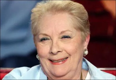 Elle interprte ... .