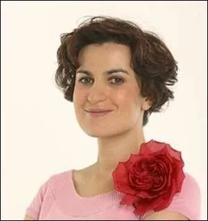 Elle interprte ... .