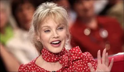 Elle interprte ... .