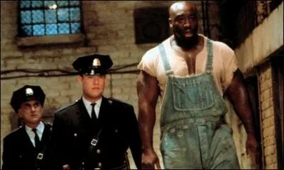 Dans quel film adapt de Stephen King peut-on voir l'acteur Michael Clarke Duncan, dcd le 3 septembre, jouer le rle d'un condamn  mort aux pouvoirs surnaturels ?