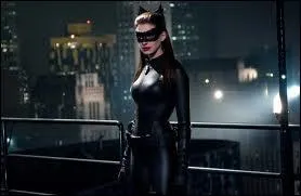 Quelle hrone trs sexy joue-t-elle dans Batman Rises ?