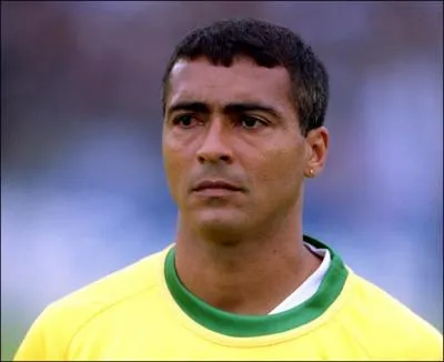 Quel vnement a vcu l'attaquant brsilien 'Romario' le 3 octobre 2010 ?