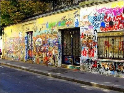 Quel artiste s'est-il install au 5 bis, rue de Verneuil dans le VIIme arrondissement tant devenu un lieu de plerinage ?