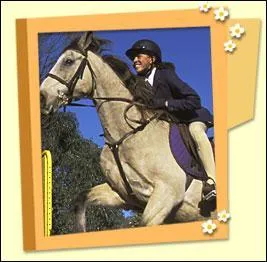 Quel cheval monte carol?