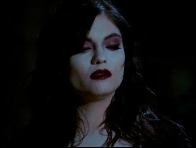 Dans la saison 7 qui sauve Chris de l'emprise du dmon araigne ?