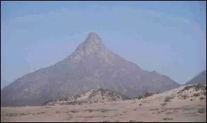 Dans quel massif se situe le point culminant du dsert du Sahara ?