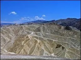 Dans quel dsert des Etats-Unis se situe la Valle de la mort ?