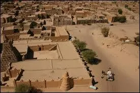 Dans quel pays se situe la ville de Tombouctou surnomme la perle du dsert ?